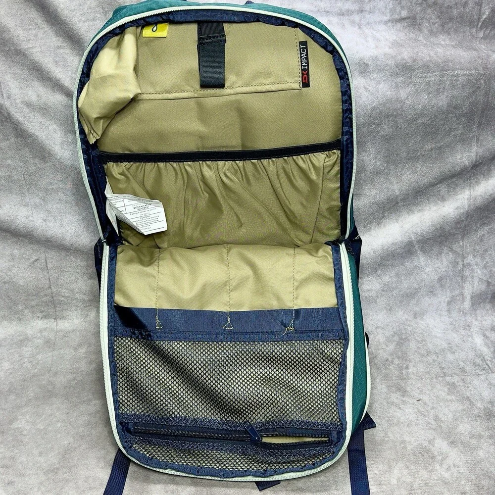 Dakine Backpack Mission Pro 18L Grean Blue School Ski Snowboard Hydration Ready